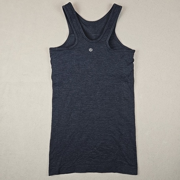 Lululemon Women's Padded Racerback Seemlessly Tank Top Navy (Size 6 Tag Removed) - Picture 3 of 9